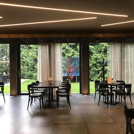 Restaurace A Penzion U Klasku أولوموك المظهر الخارجي الصورة